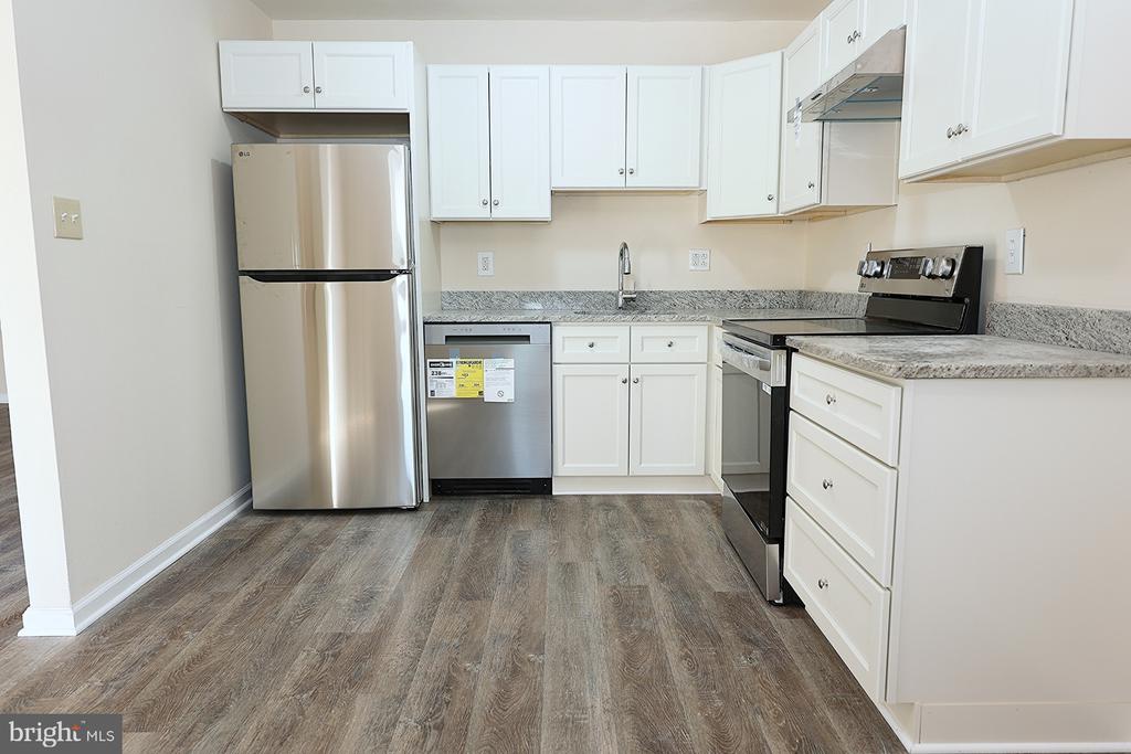 1023 JARDIN COURT