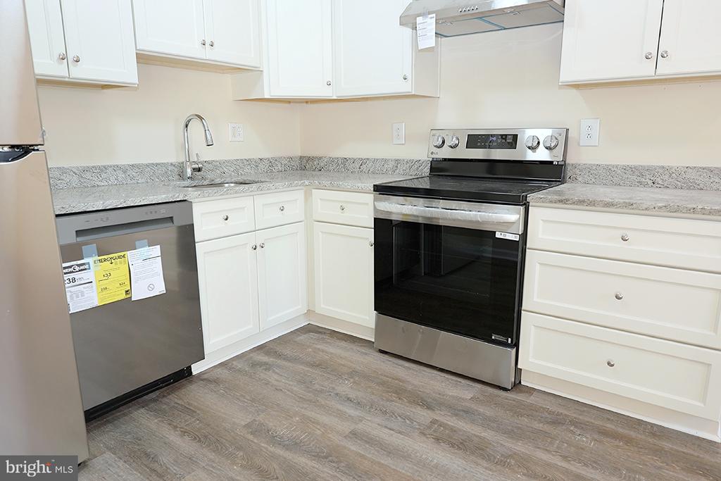 1023 JARDIN COURT