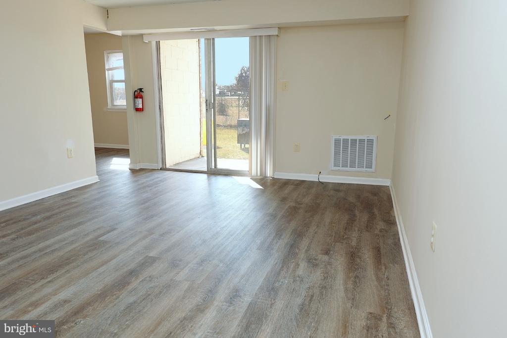 1023 JARDIN COURT