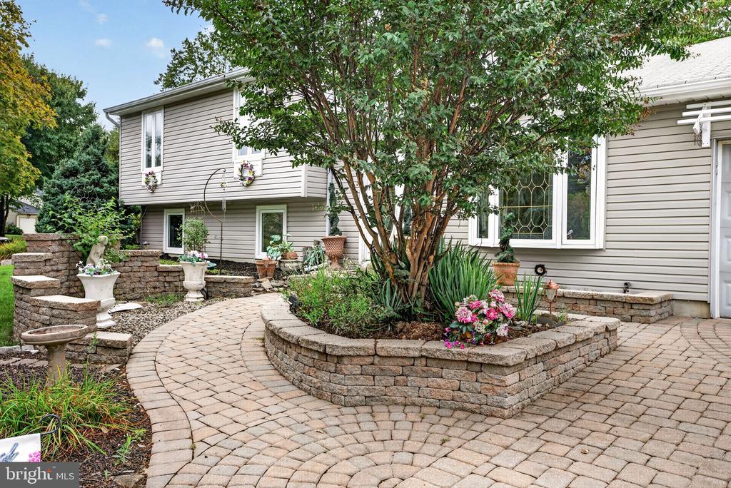 25 BRIGHTON DRIVE