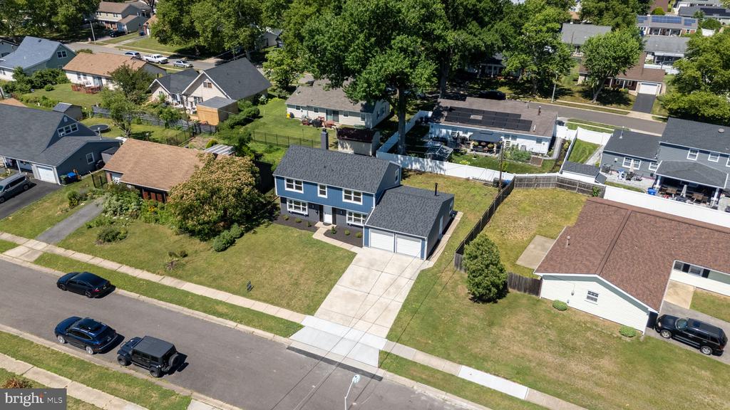 21 GARNER LANE