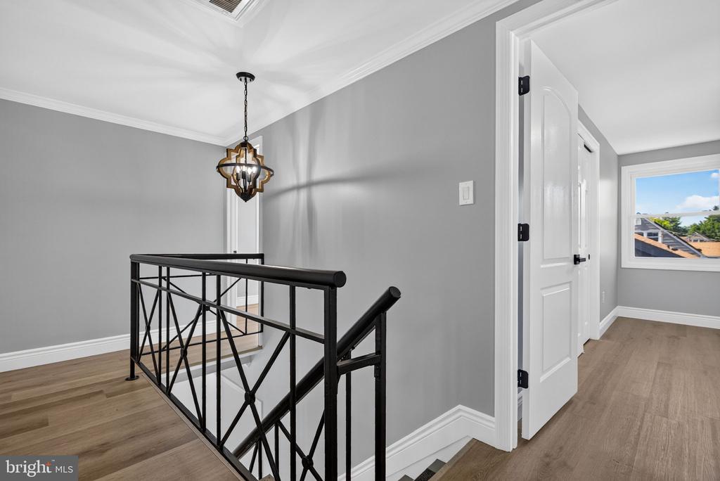 21 GARNER LANE