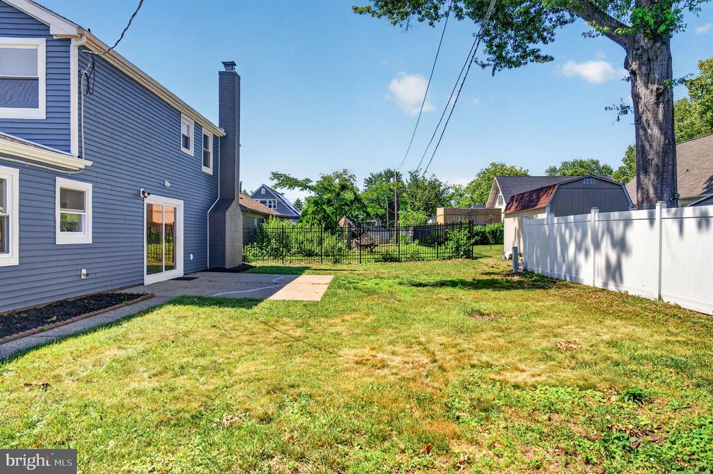 21 GARNER LANE