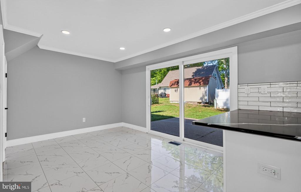 21 GARNER LANE