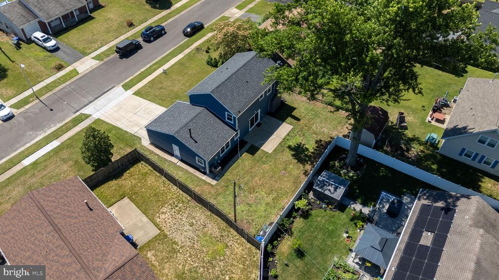 21 GARNER LANE