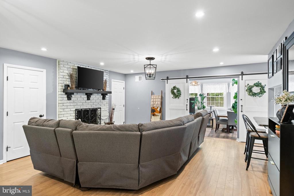 18 SHERWOOD DRIVE