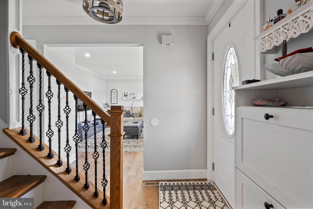2 LEE COURT