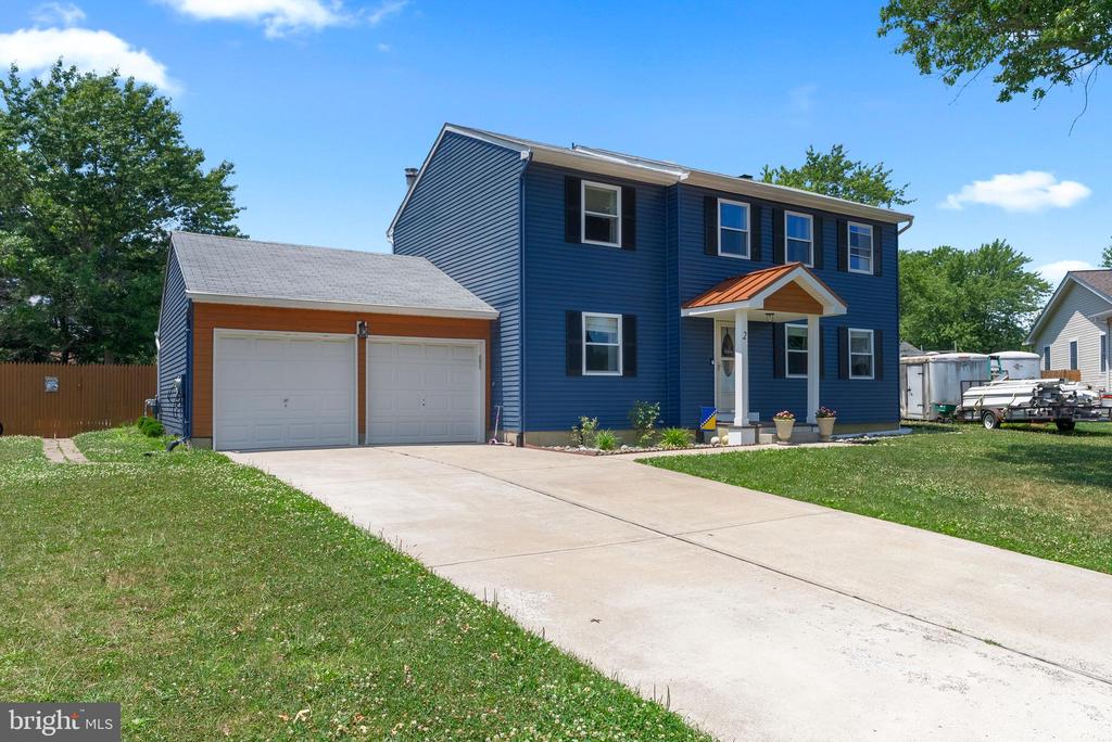 2 LEE COURT