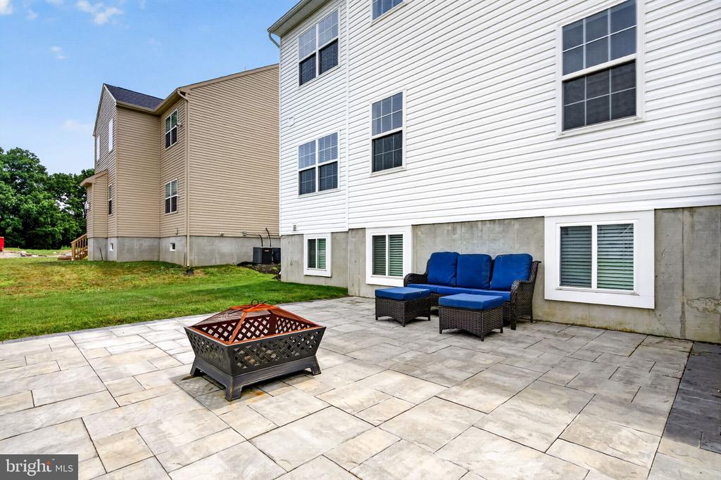 4 CHARLOTTE COURT