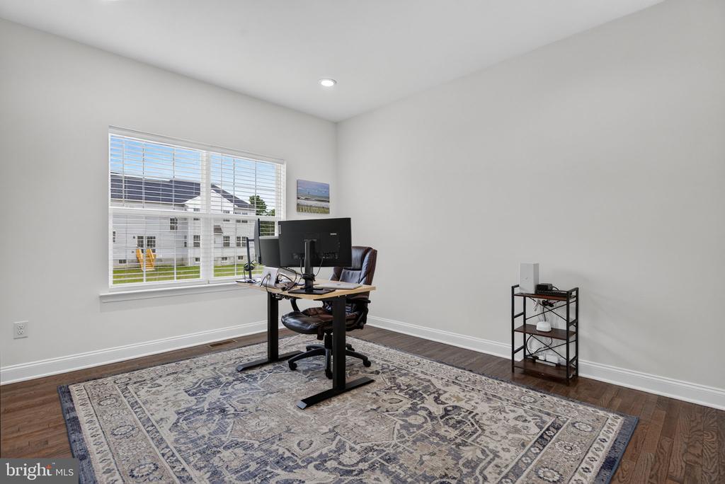 4 CHARLOTTE COURT
