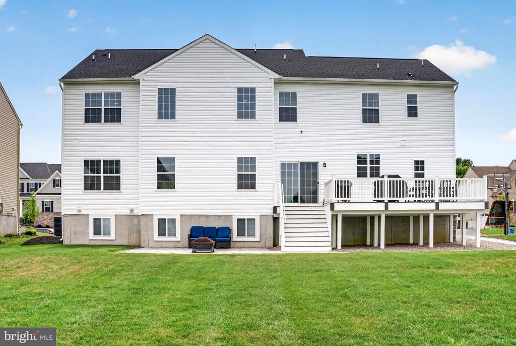 4 CHARLOTTE COURT