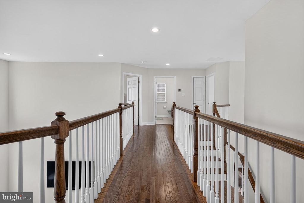 4 CHARLOTTE COURT