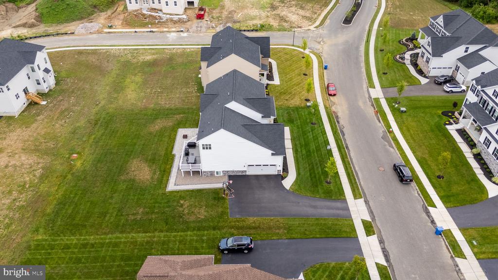 4 CHARLOTTE COURT
