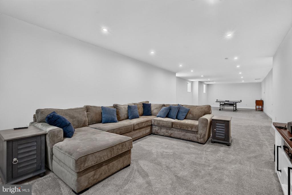 4 CHARLOTTE COURT