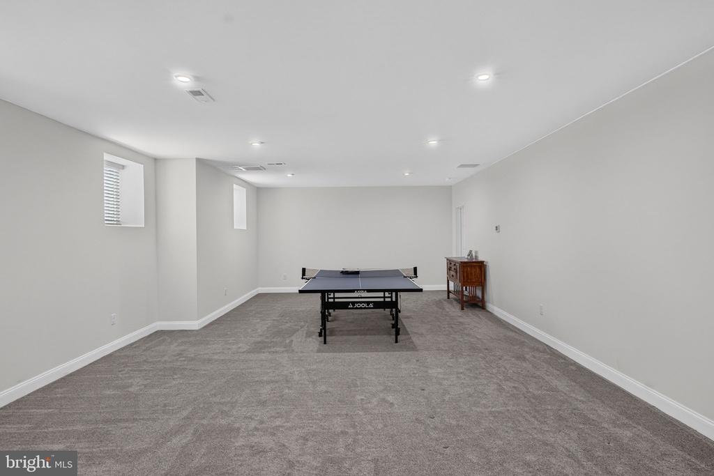 4 CHARLOTTE COURT