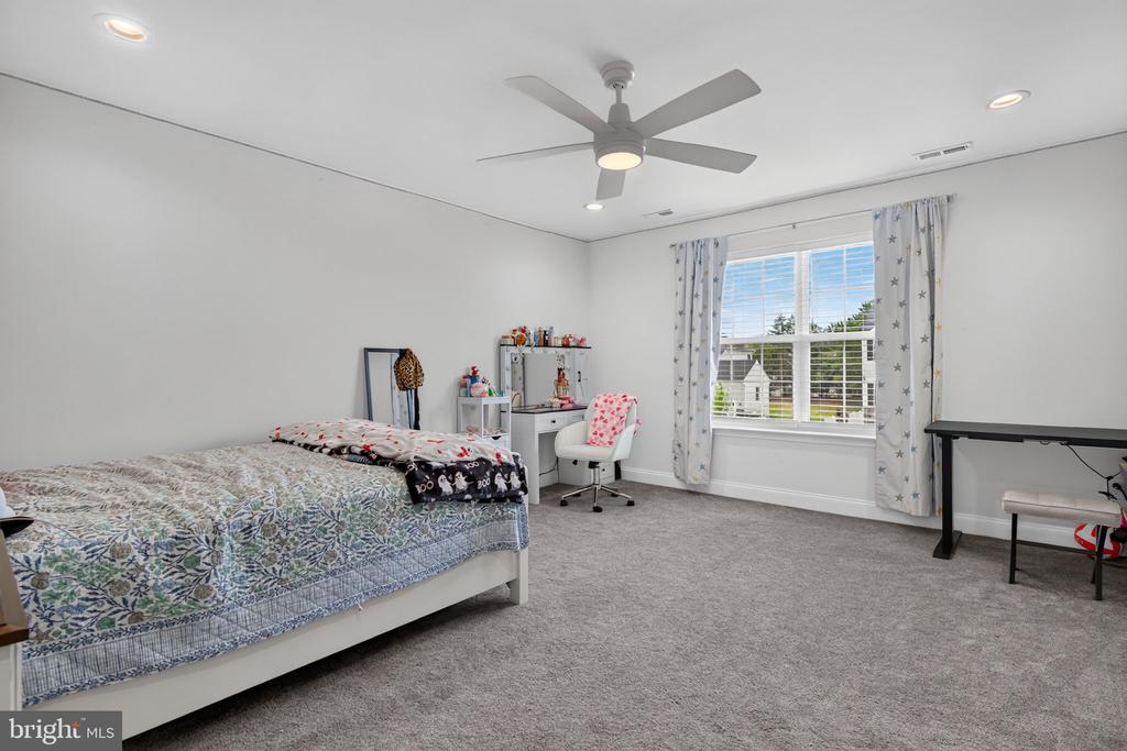 4 CHARLOTTE COURT