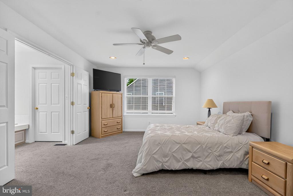 5 ELKINS LANE