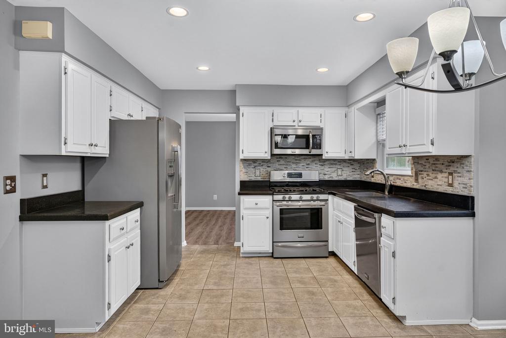 5 ELKINS LANE