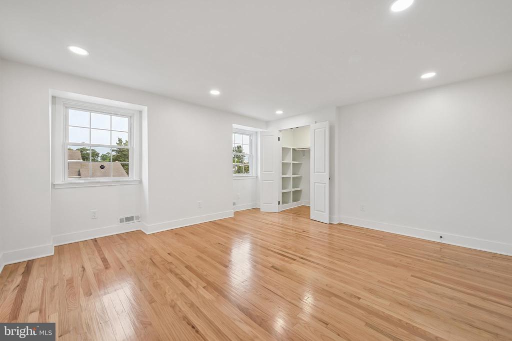 3 KENNINGTON ROAD