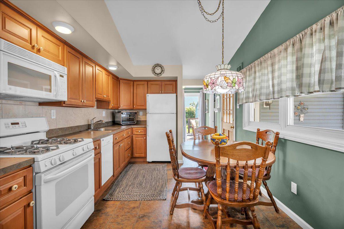 569 N COLES AVENUE