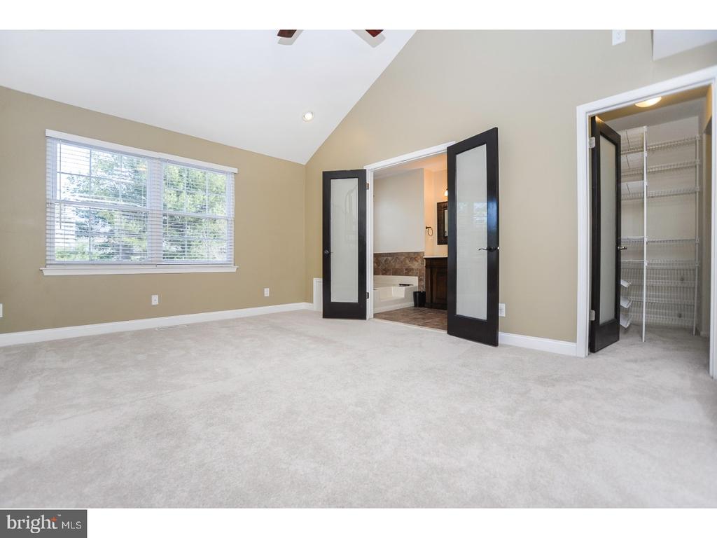 102 HAZELWOOD LANE