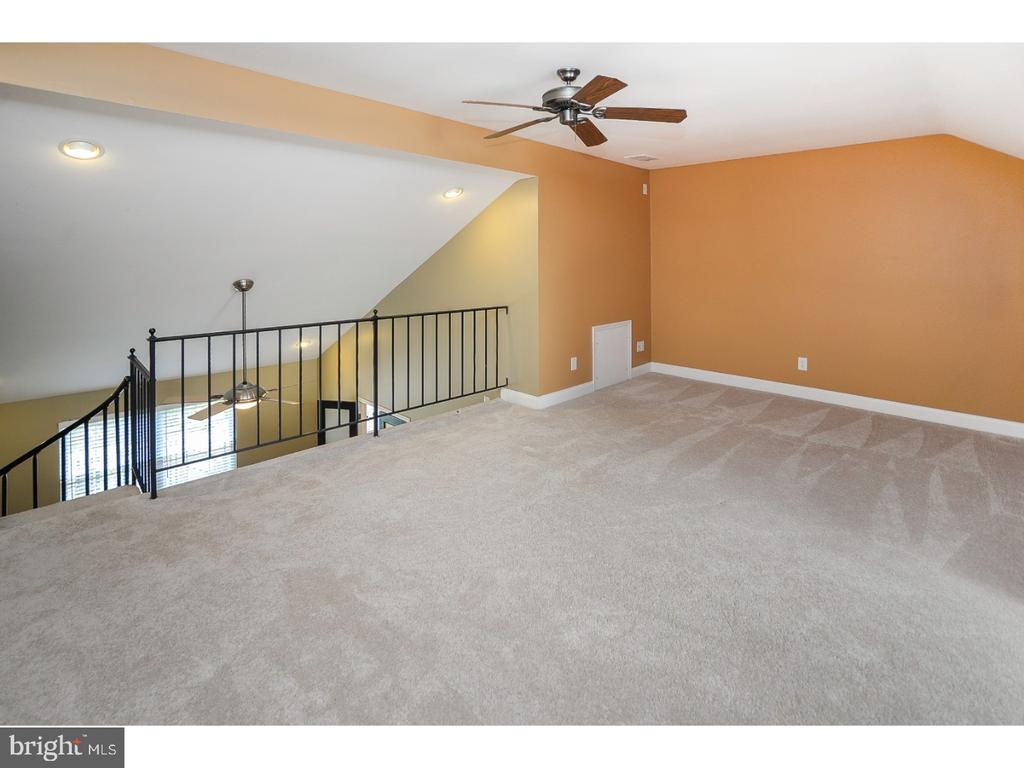 102 HAZELWOOD LANE