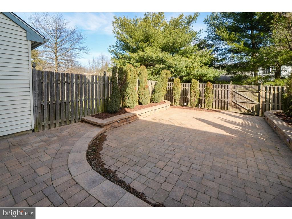 102 HAZELWOOD LANE