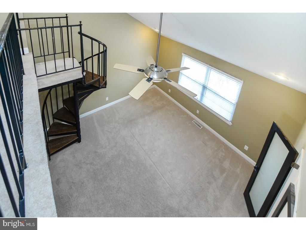102 HAZELWOOD LANE