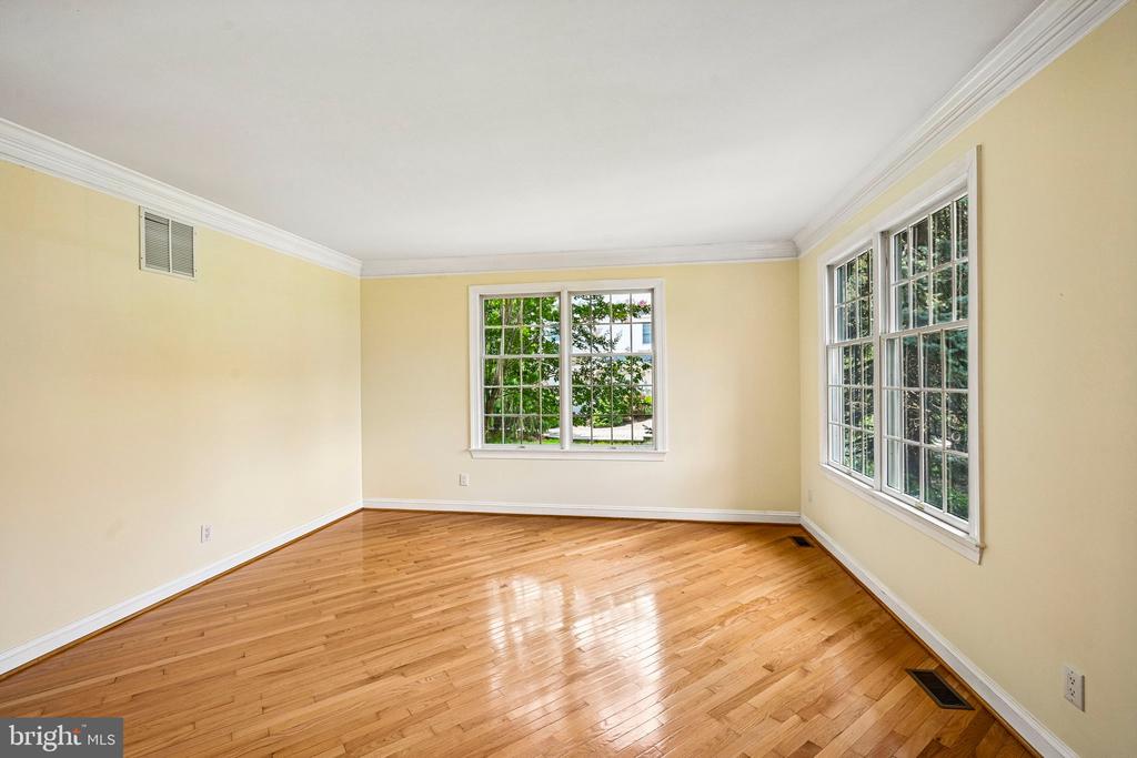 28 CASTLETON LANE
