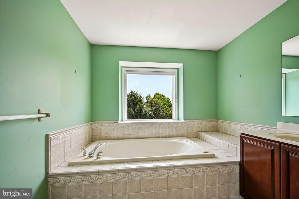 28 CASTLETON LANE