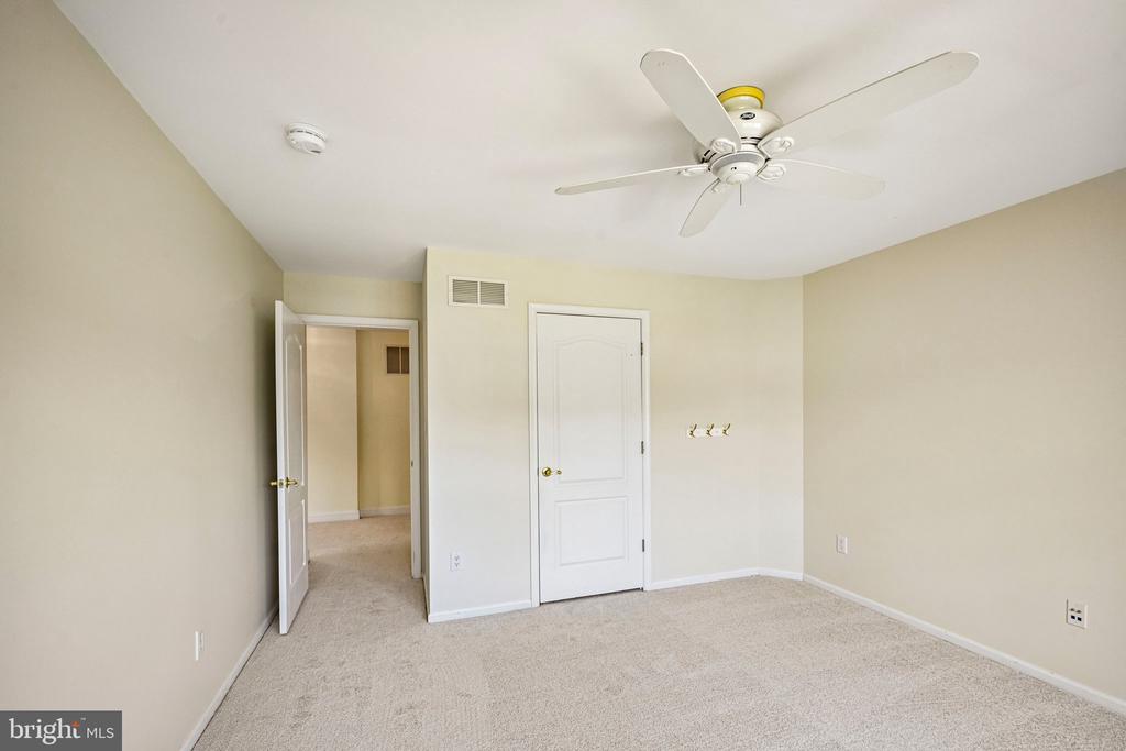 28 CASTLETON LANE