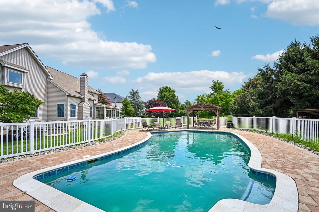 28 CASTLETON LANE