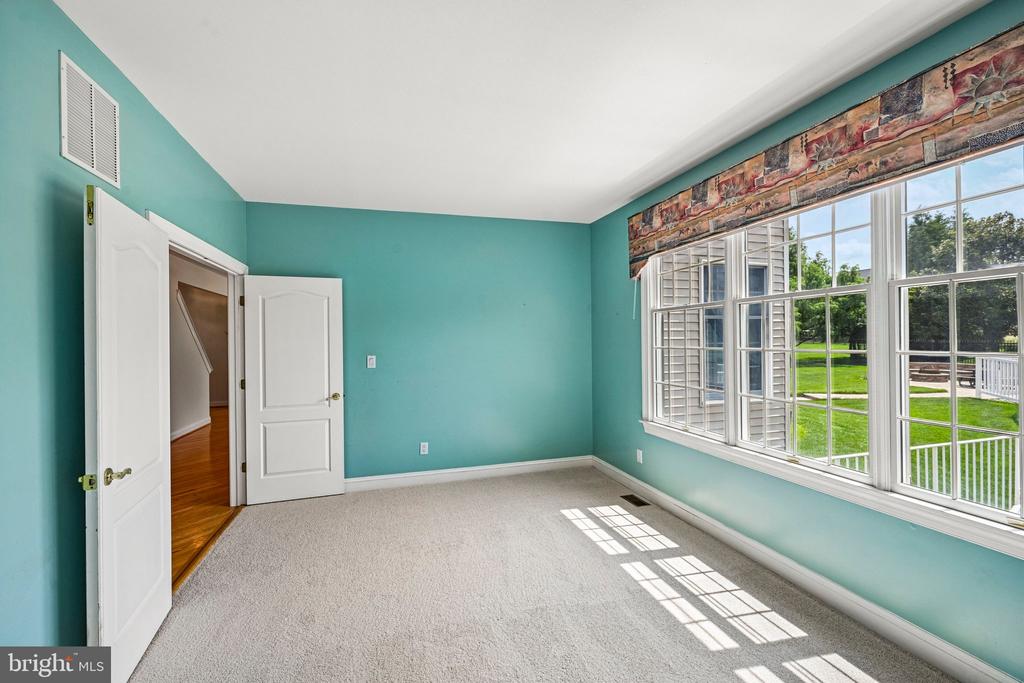 28 CASTLETON LANE