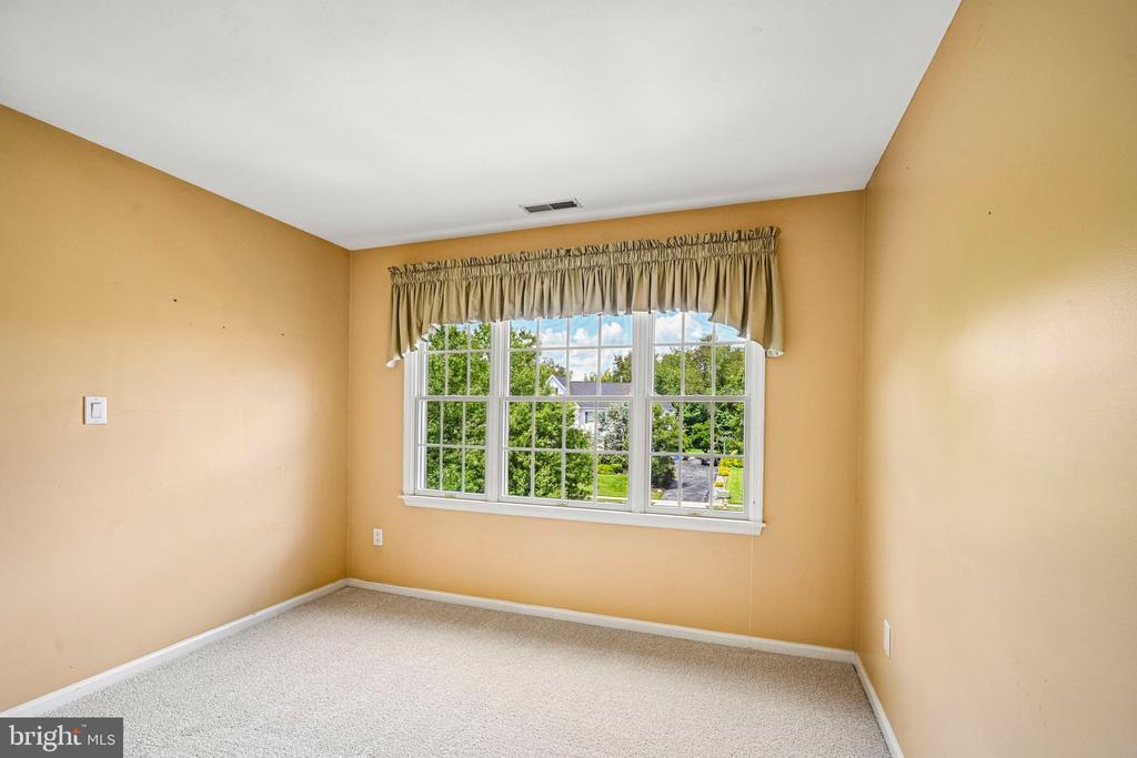 28 CASTLETON LANE