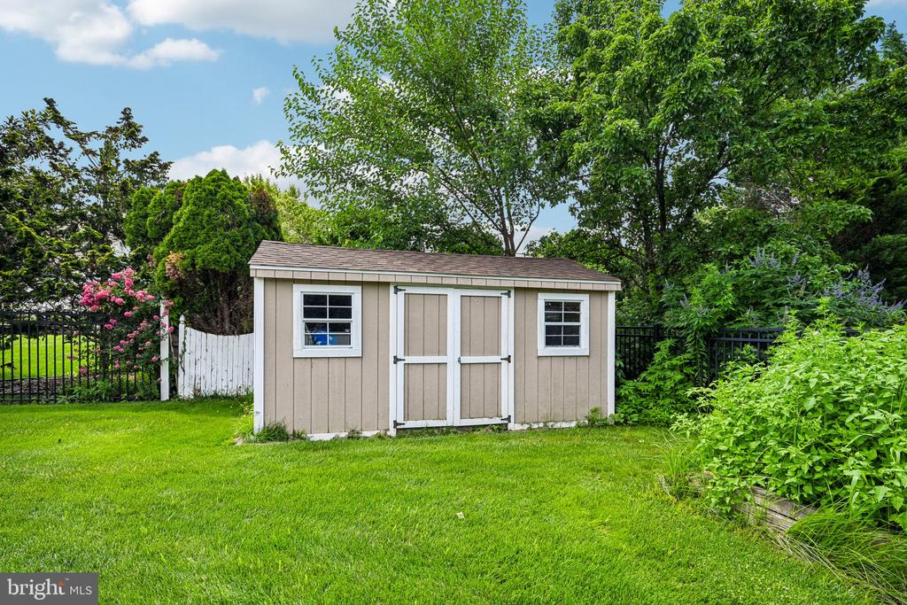 28 CASTLETON LANE