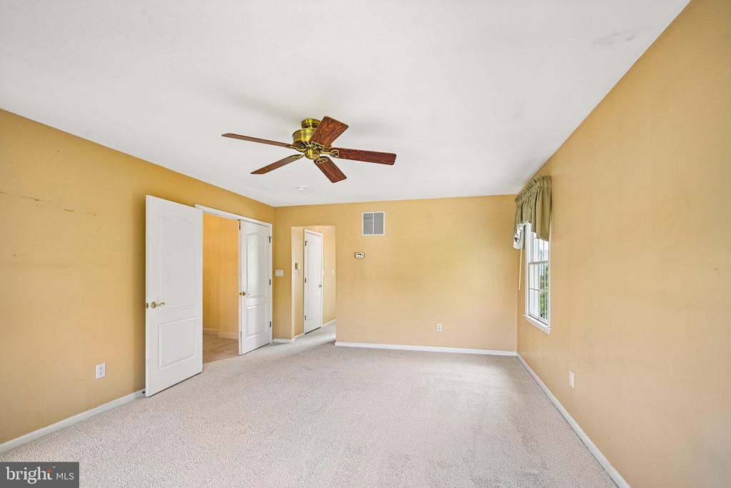 28 CASTLETON LANE