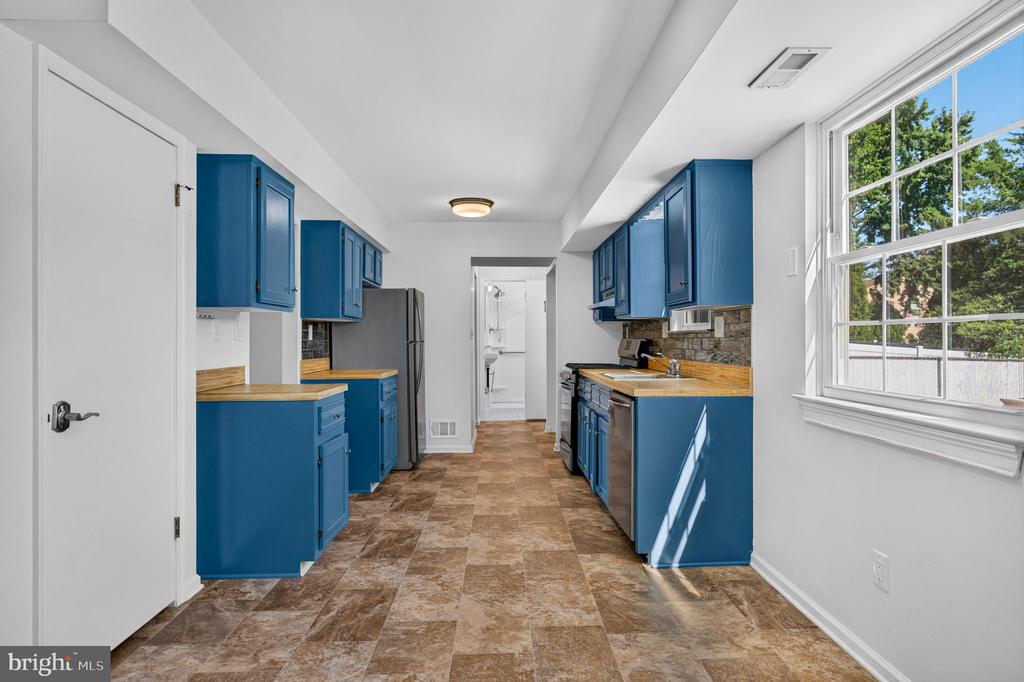 15 UTICA ROAD
