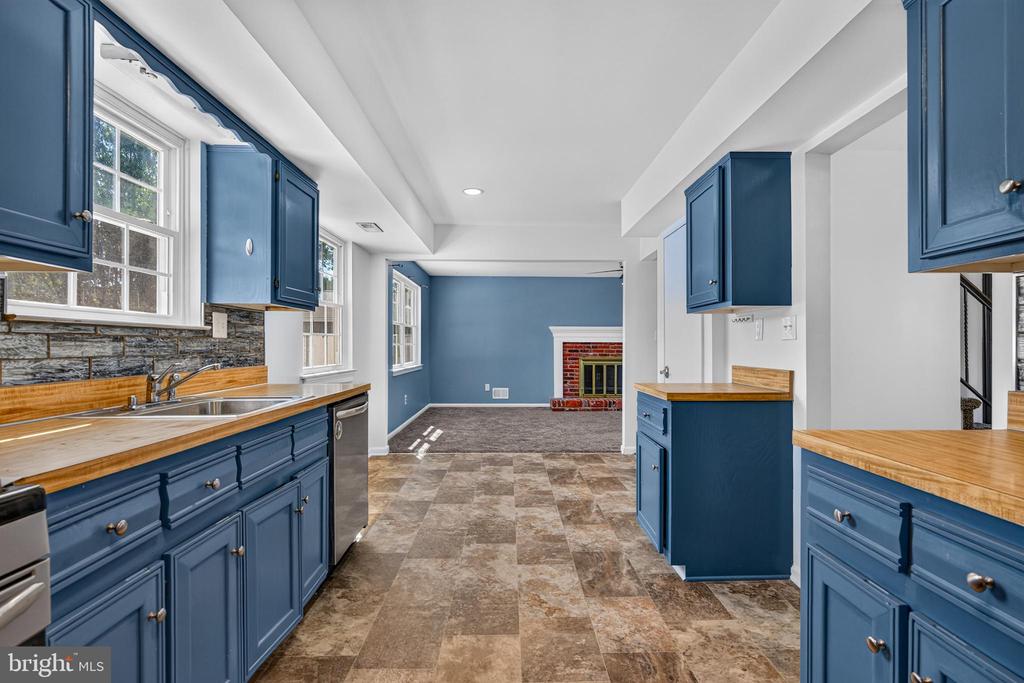 15 UTICA ROAD