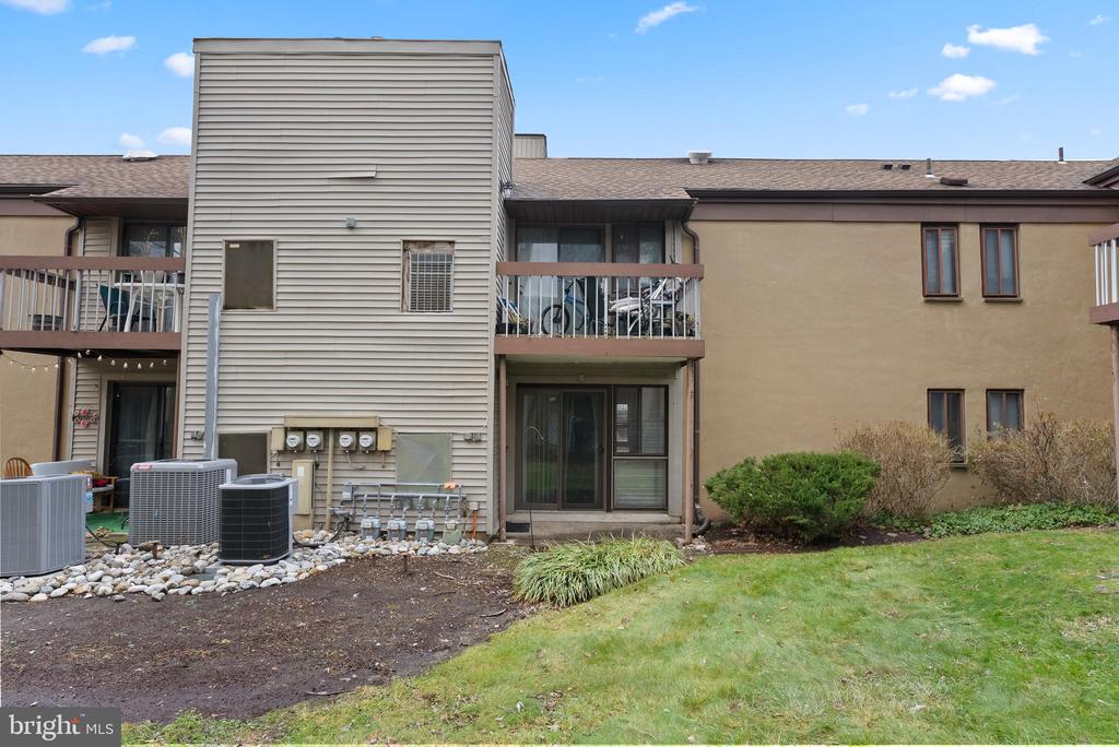 211 JAMES COURT