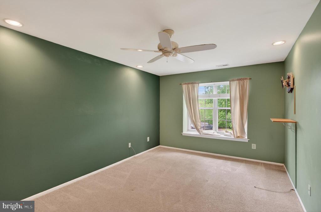3302 RAMSBURY COURT