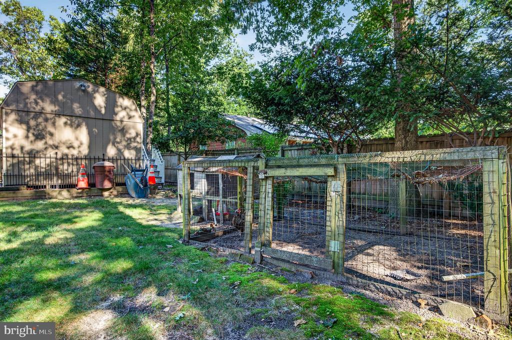367 HOLLY ROAD