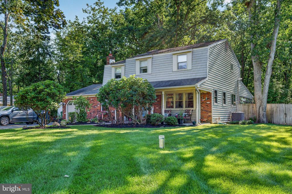 367 HOLLY ROAD