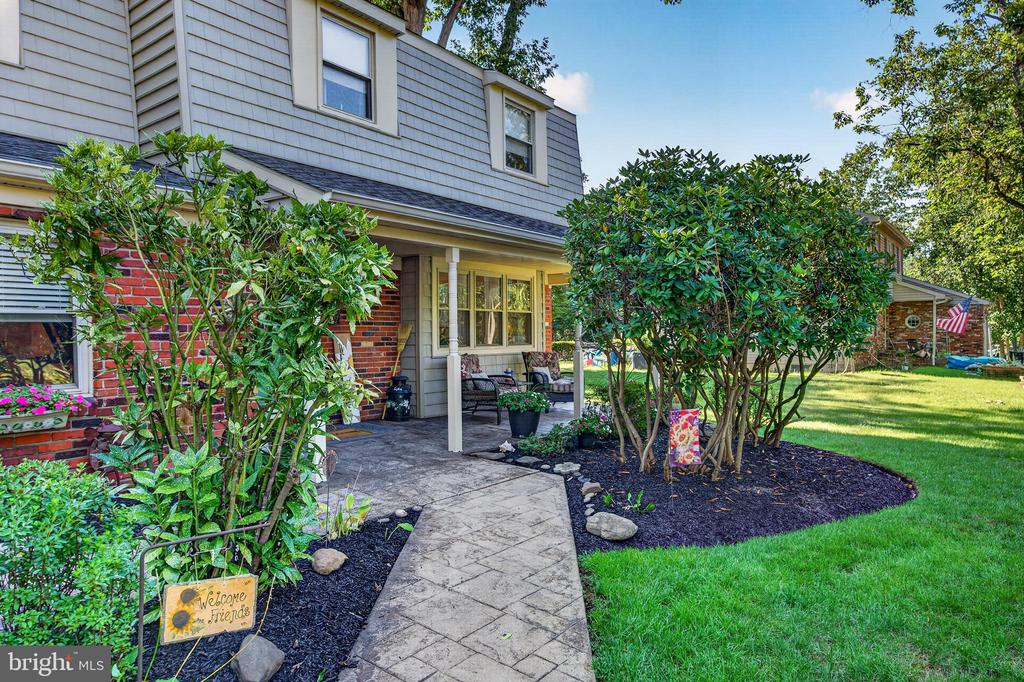 367 HOLLY ROAD