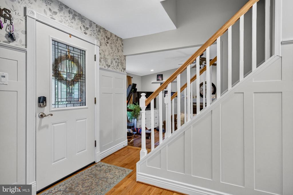 367 HOLLY ROAD