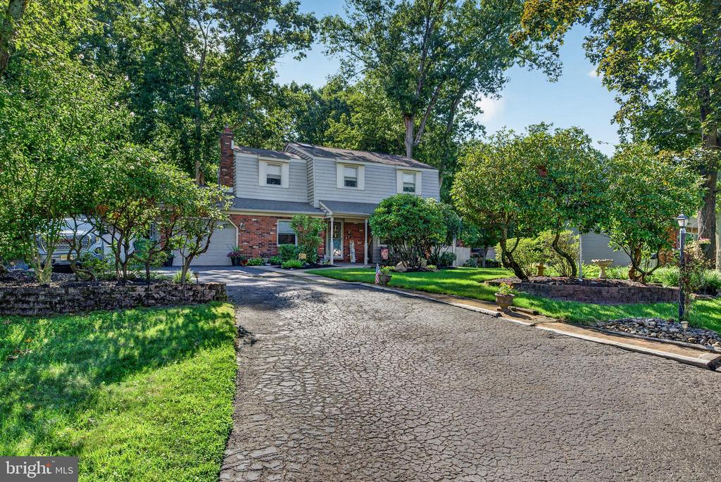 367 HOLLY ROAD
