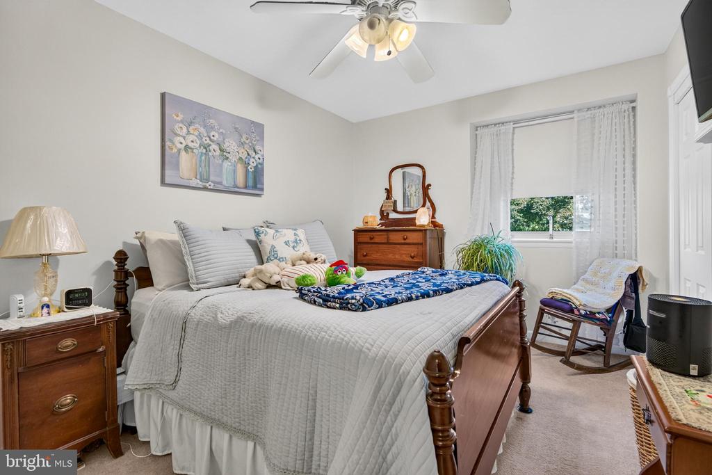 367 HOLLY ROAD