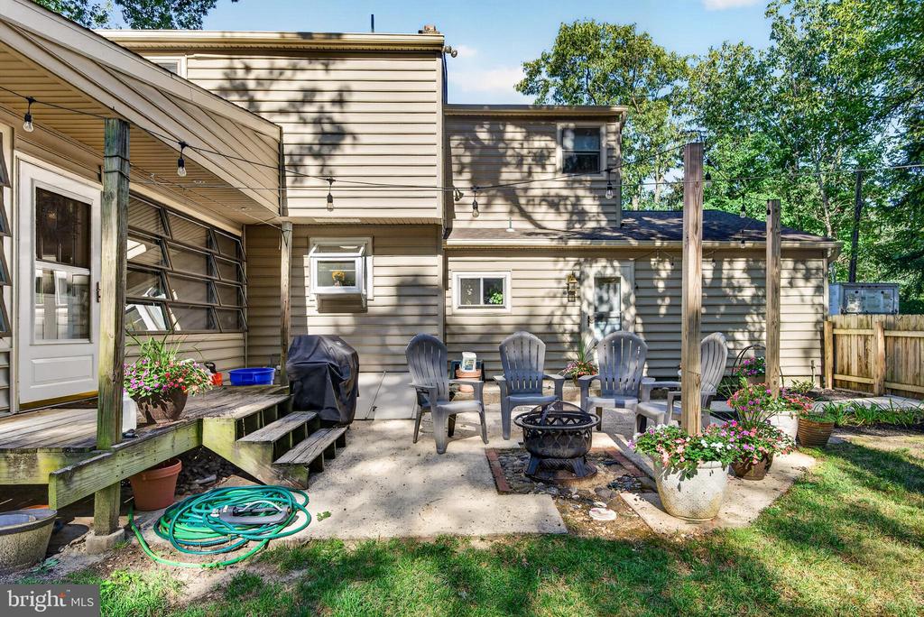 367 HOLLY ROAD