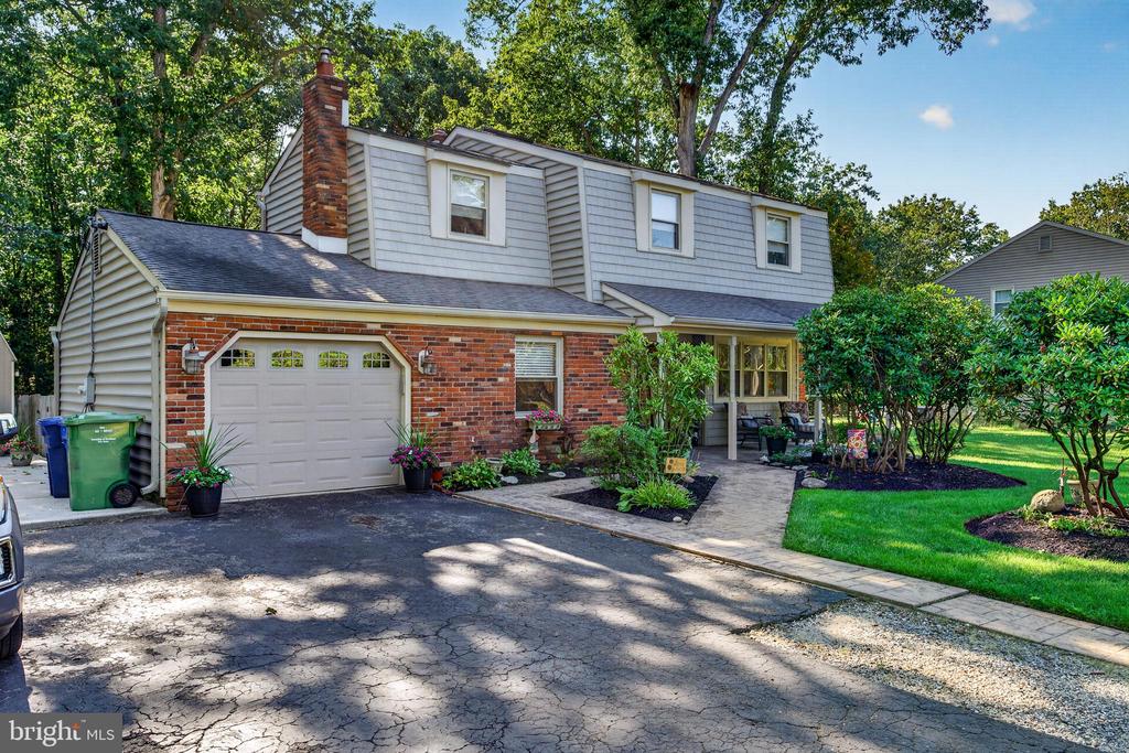 367 HOLLY ROAD