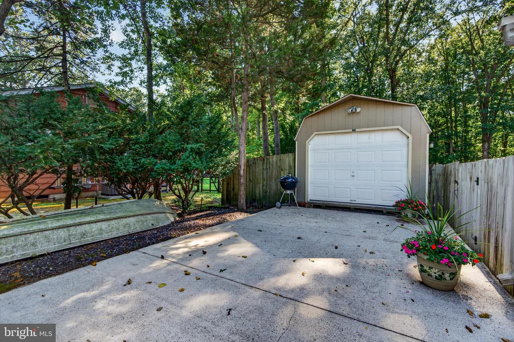 367 HOLLY ROAD