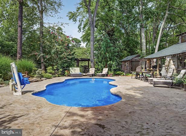 24 MINNETONKA TRAIL